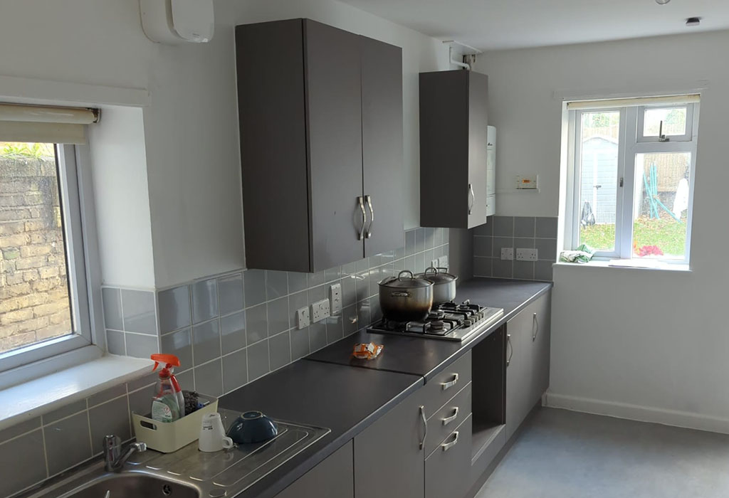 1024x700 3 pic rotating_Ealing Internals (1)