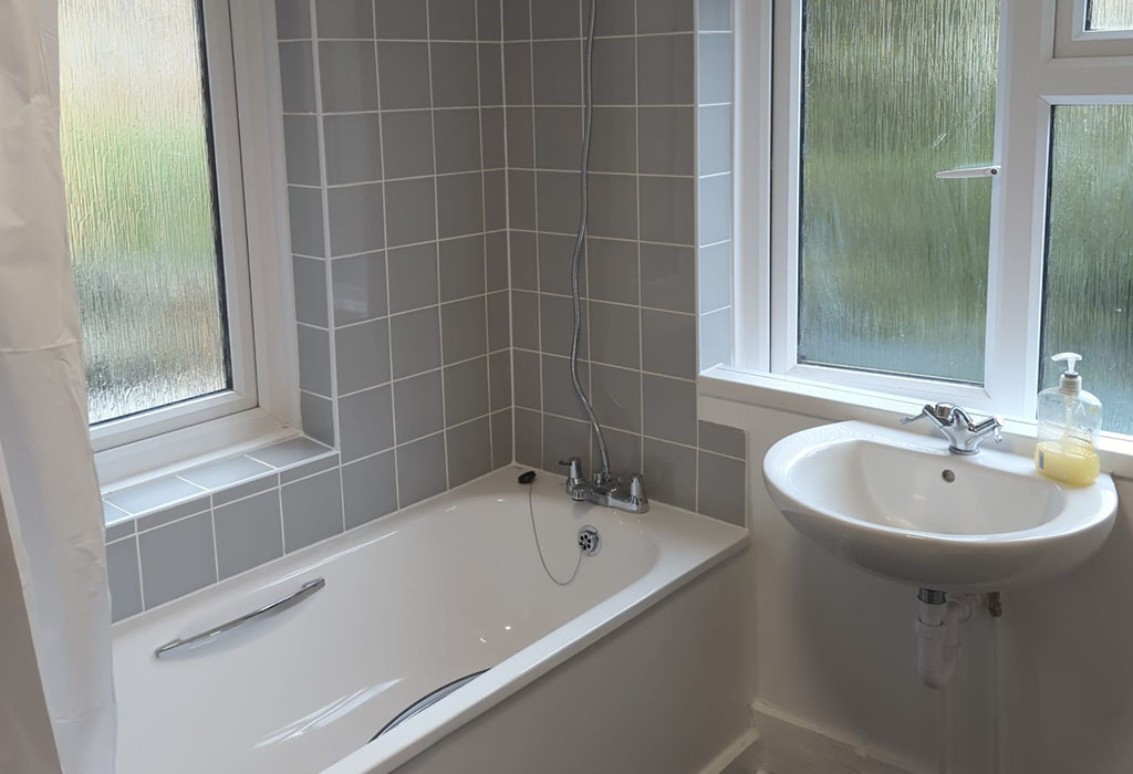 1024x700 3 pic rotating_Ealing Internals (2)