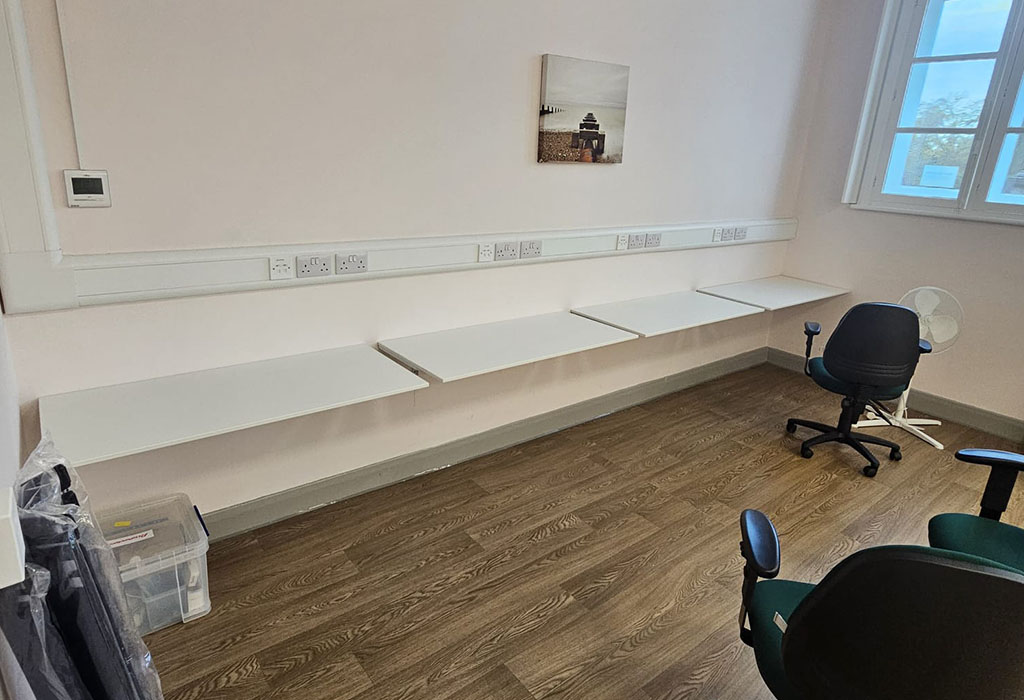 1024x700 3 pic rotating_Old Court (2)